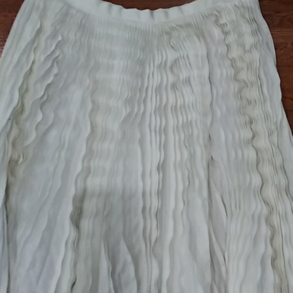 Issey Miyake white skirt - Picture 2 of 3